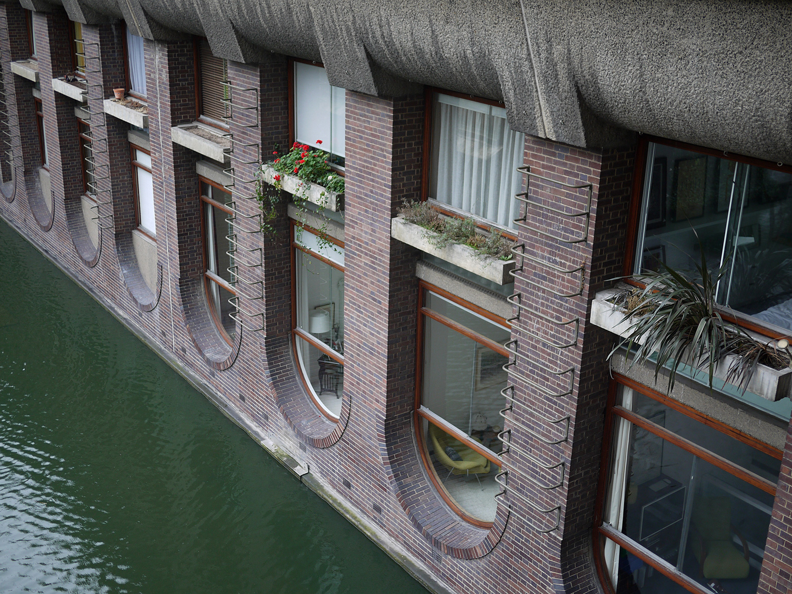 This Brutal House: Barbican Estate, flats overlooking the water