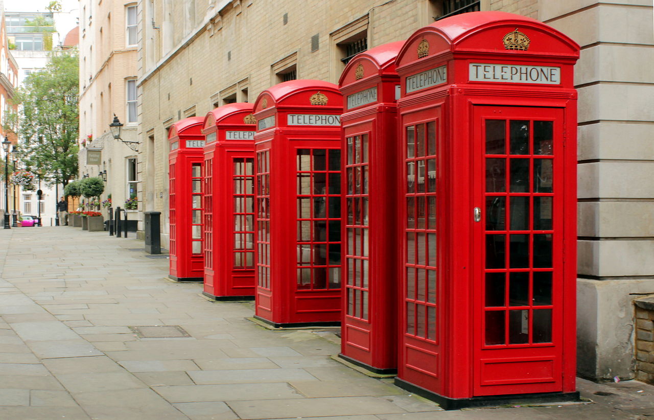 Red_Public_Phone_Boxes_-_Covent_Garden,_London,_England_-_July_10,_2012