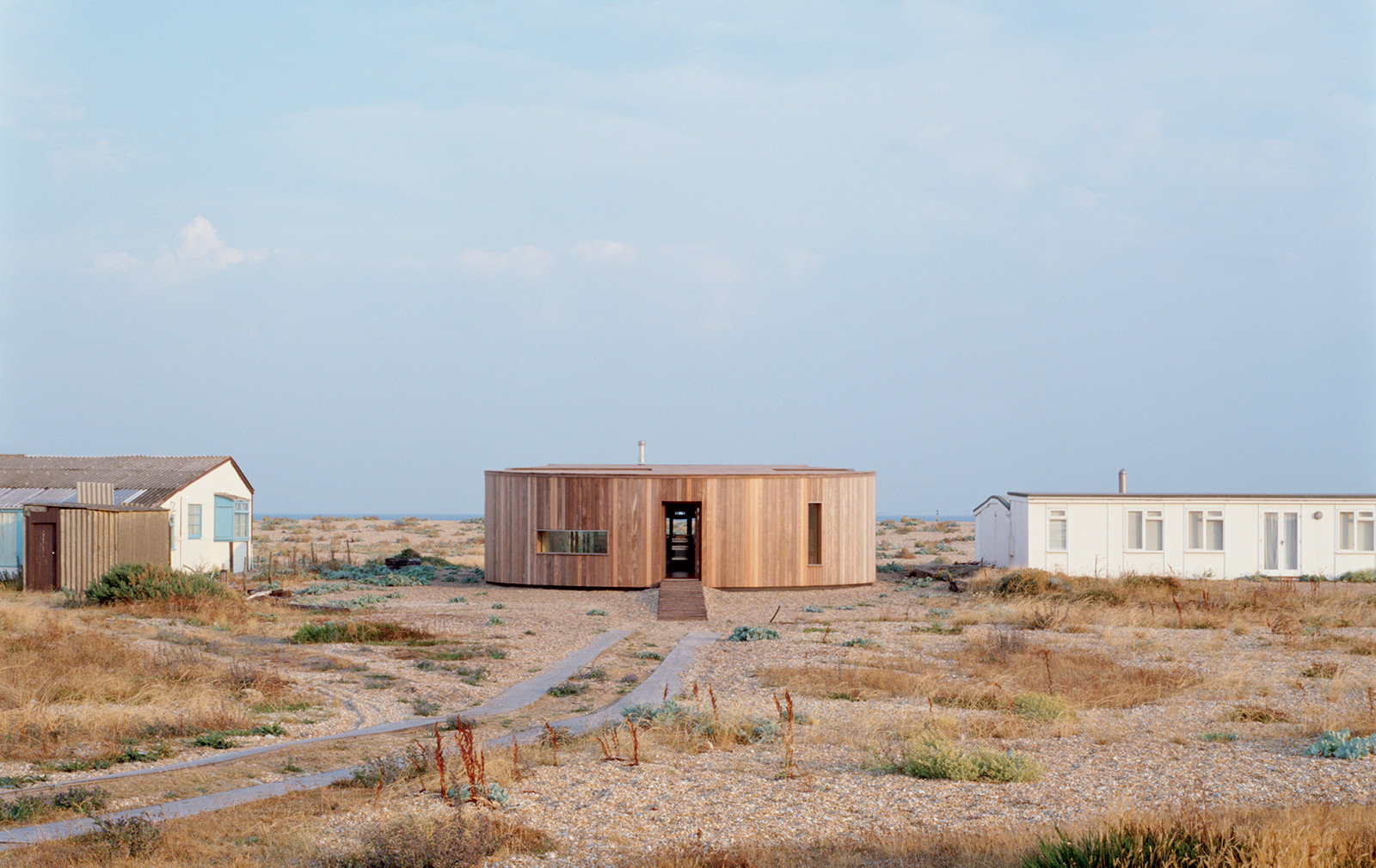 El Ray by Simon Conder in Dungeness