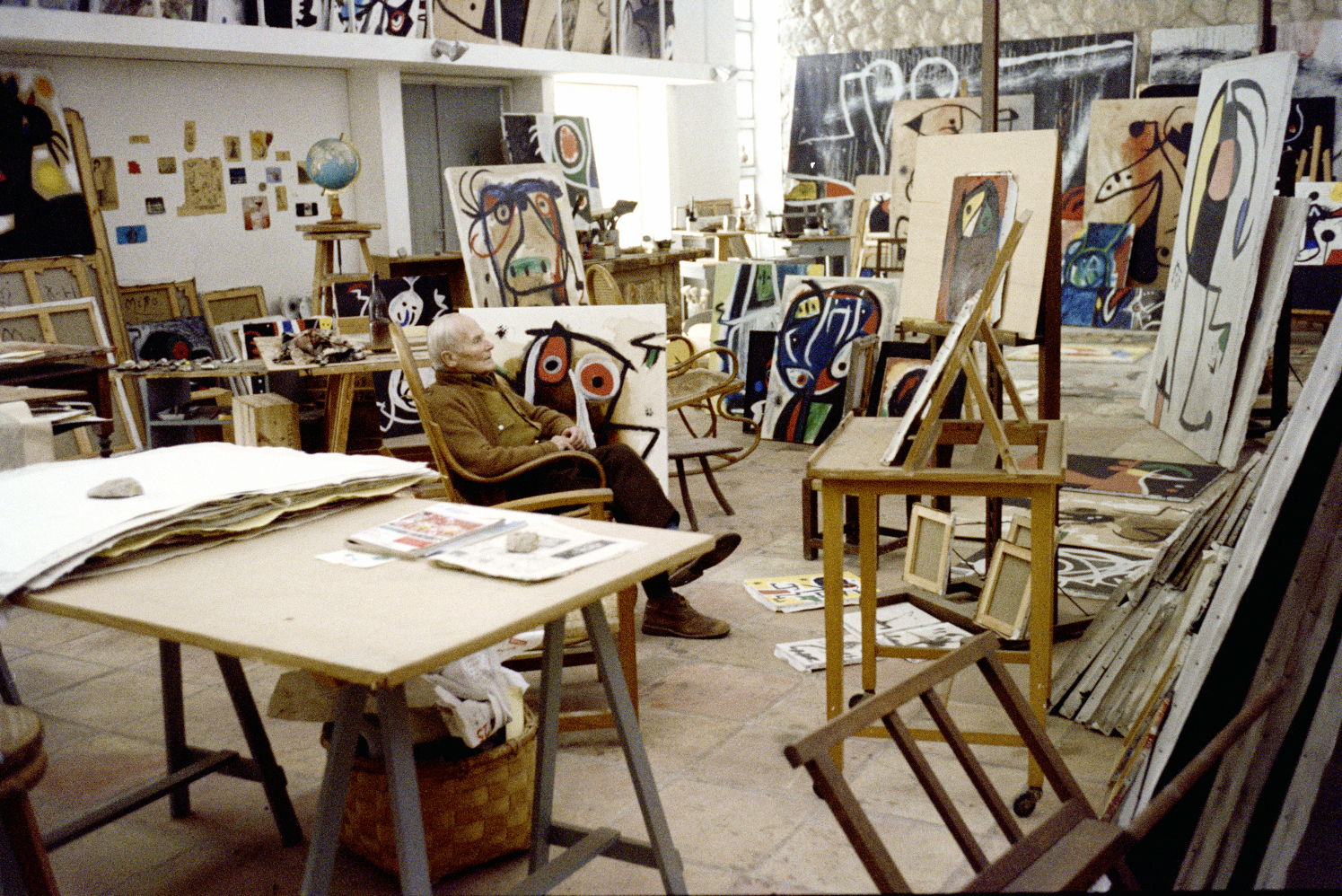 Joan Miró’s studio, Mallorca, 1977, Photo Francesc Català-Roca © Photographic Archive of the Historical Archive of the College of Architects of Catalonia