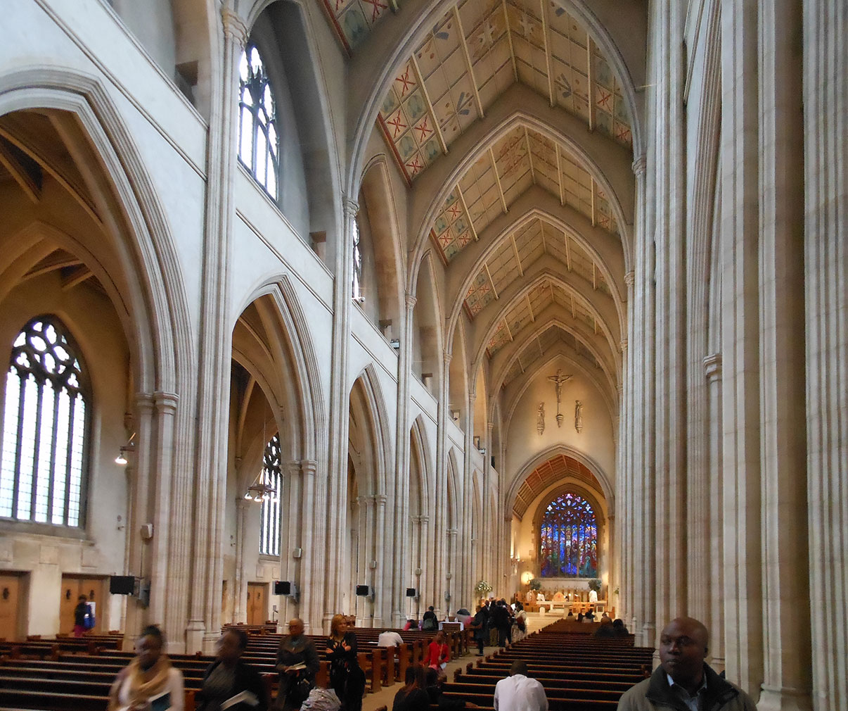 Southwark_rc_Cathedral_interior_1