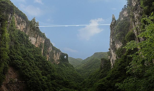Haim Dotan's Glass bottomed bridge design in China