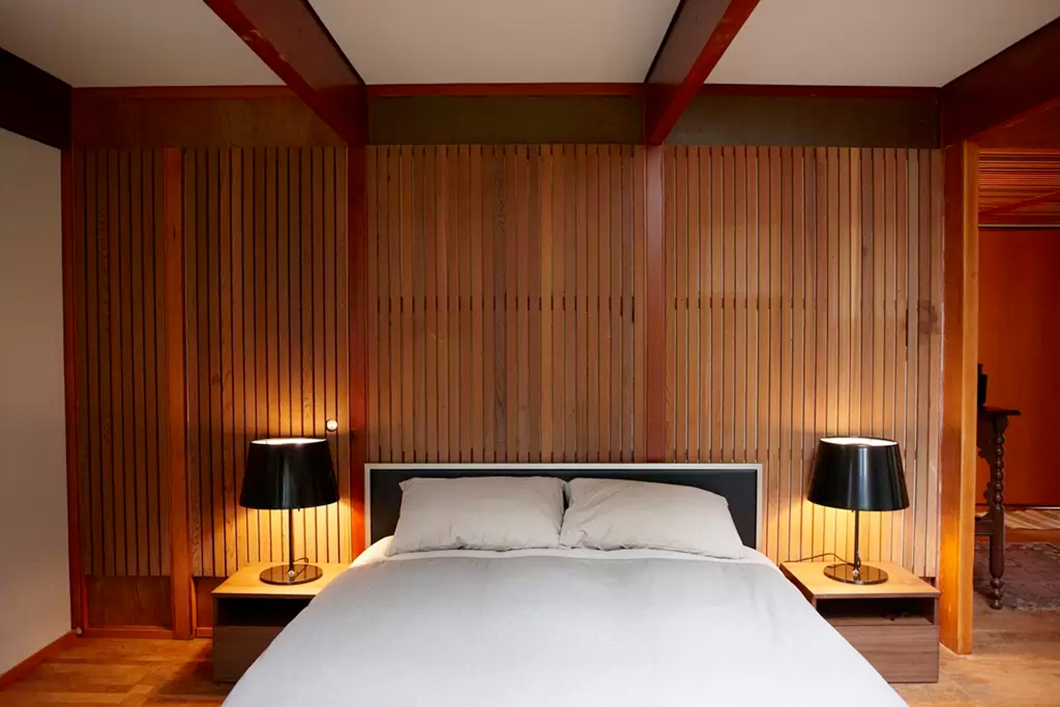 ‘Coast Modern’ House bedroom