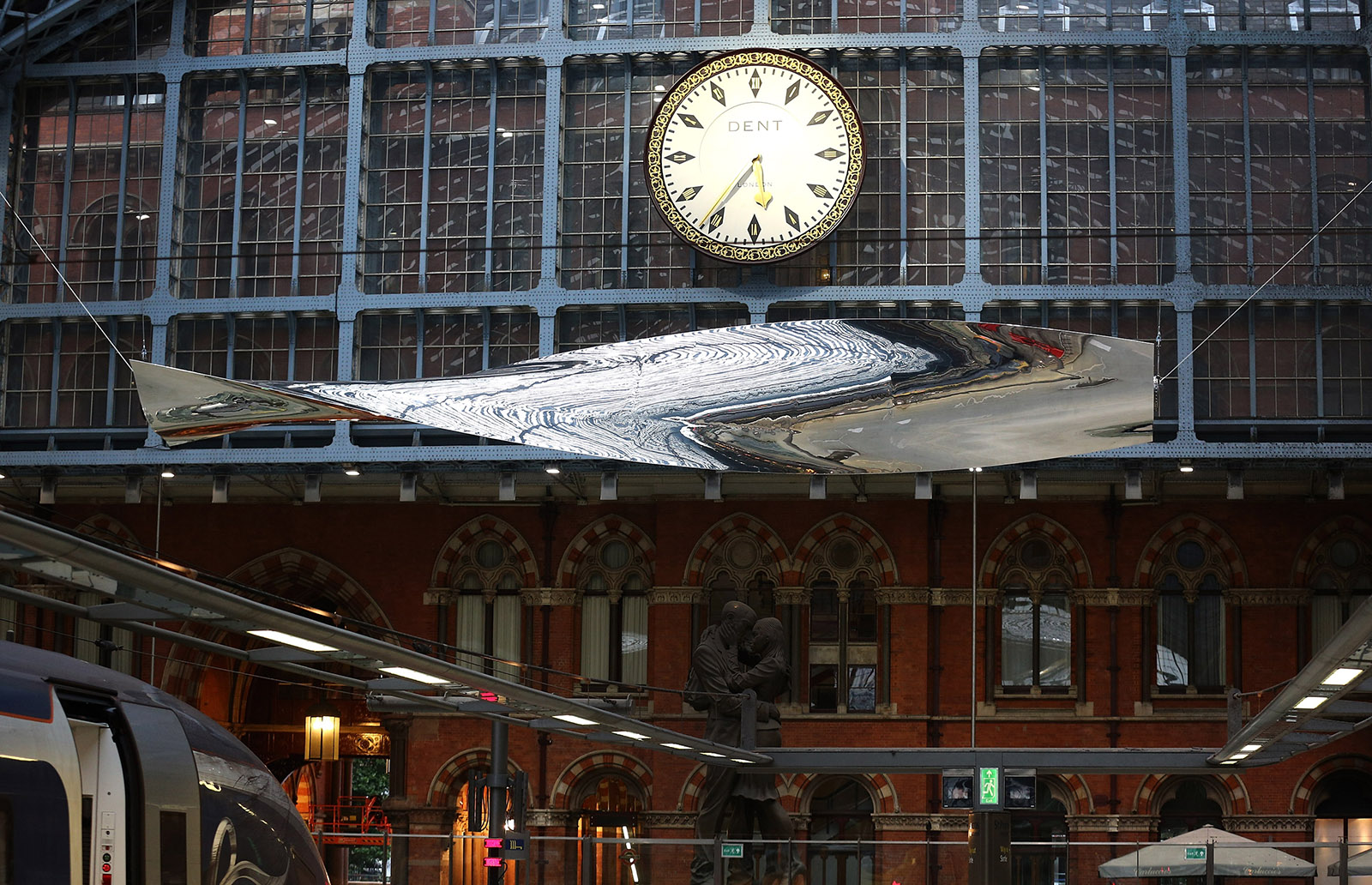 Ron Arad terrace wires at St Pancras International