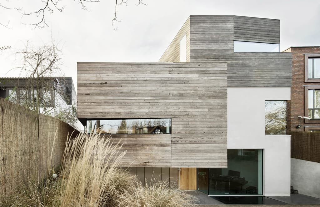 Robert Dye Architects build a 'folded' house in London