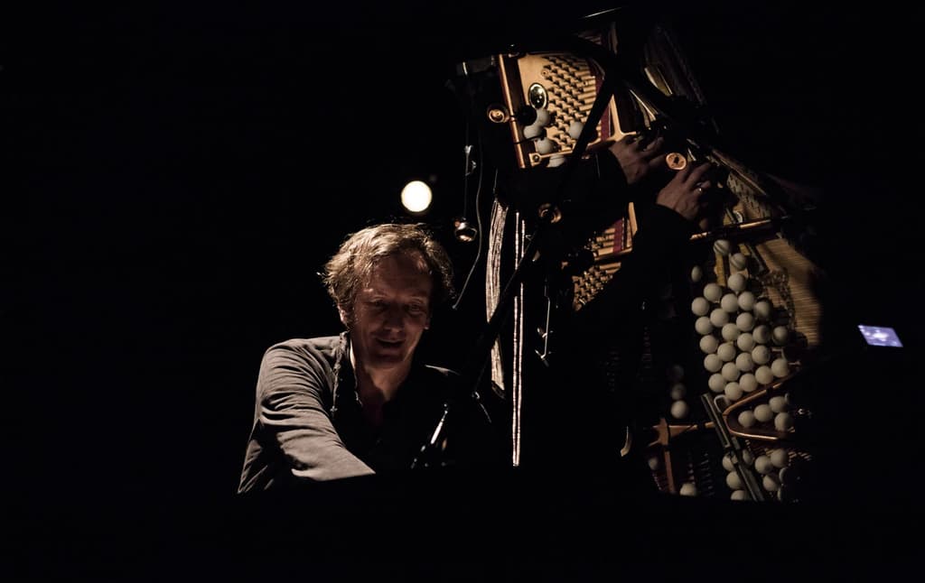 Hauschka-at-the-piano