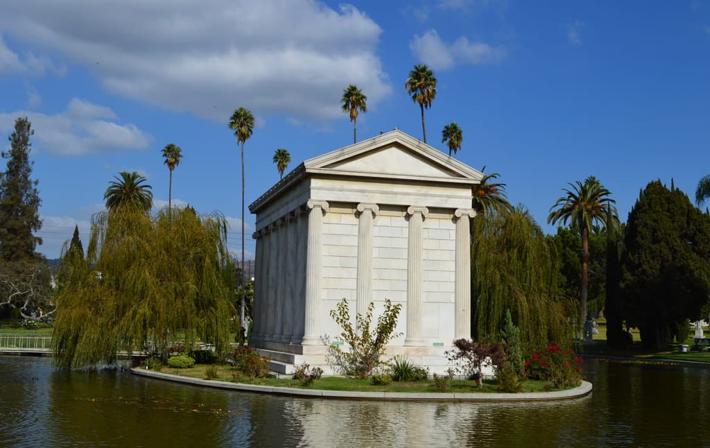 In April 2014, Hauschka played Hollywood Forever Cemetery. Photography: Daniel Hartwig