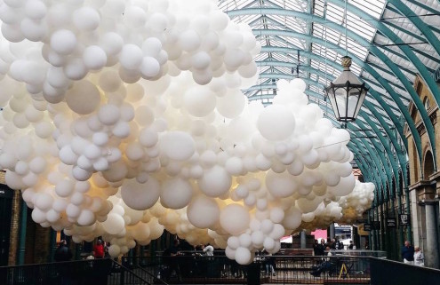 Artist Charles Pétillon fills Covent Garden’s Piazza with 100,000 white balloons