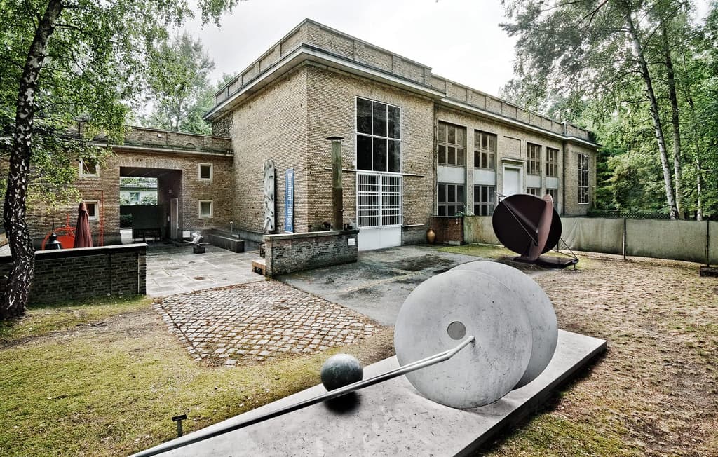 Kunsthaus-Dahlem-sculpture-garden,-Photography-Conrad-S-Klein