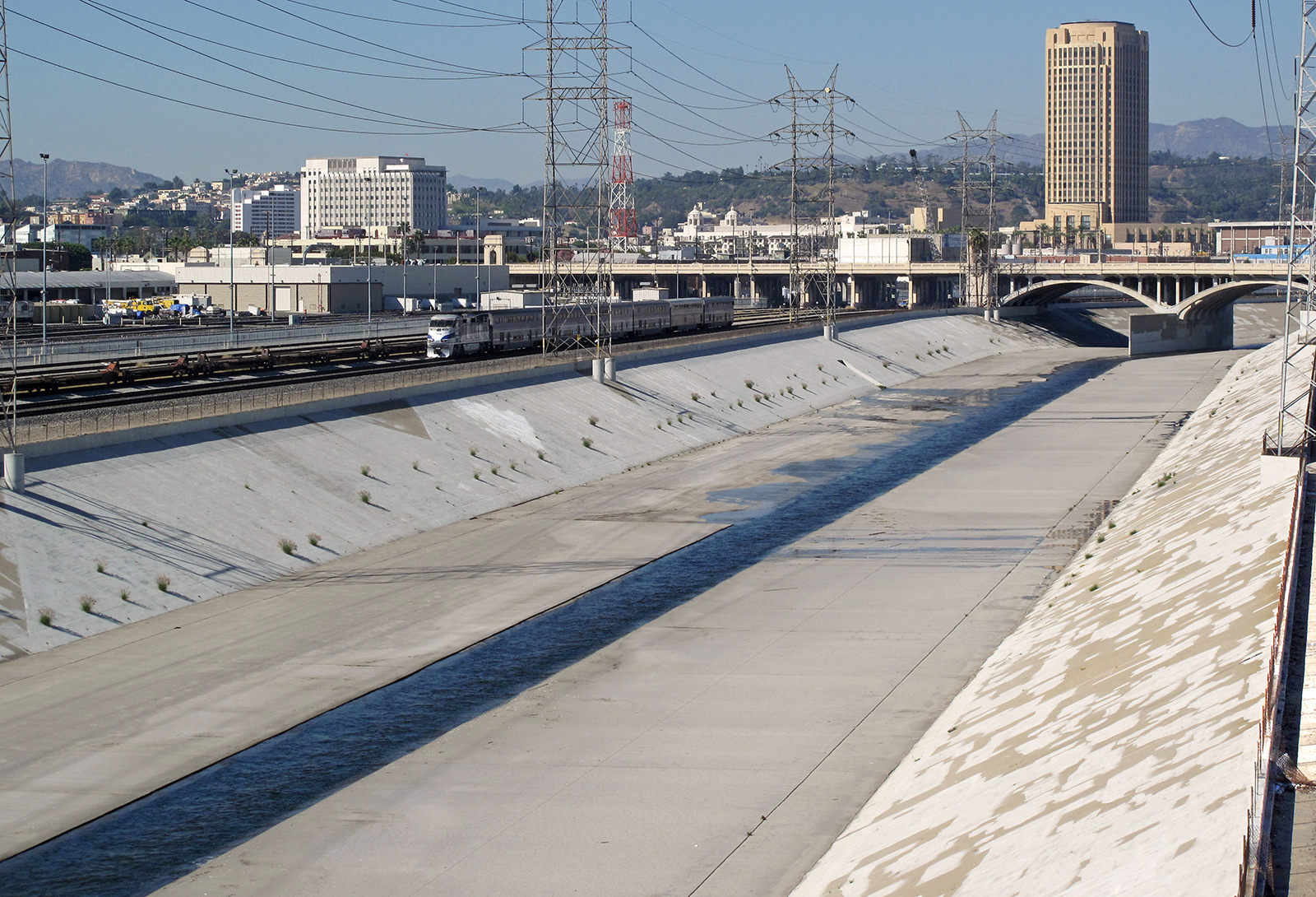 Los_Angeles_River_channelized