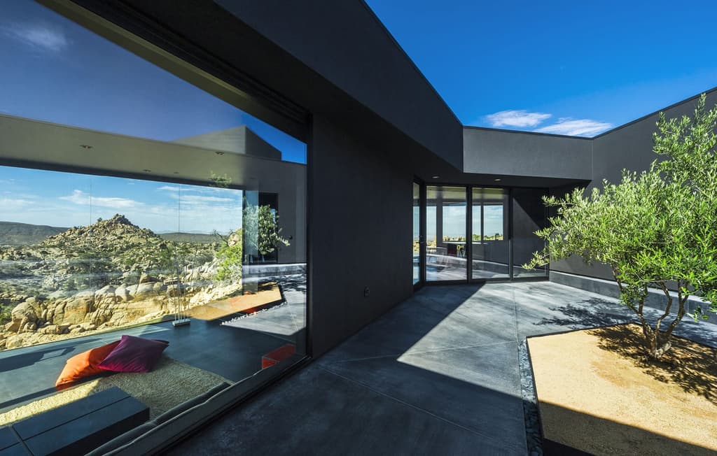Black Desert House