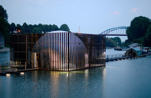 Mobile bridge installation for the Ruhrtriennale separates at its core