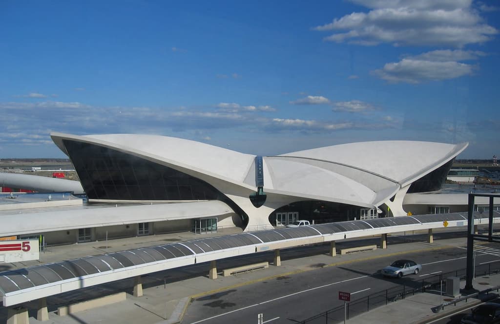 Eero Saarinen’s empty JFK terminal to become a hotel