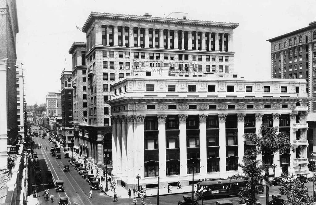Historic PacMutual complex in downtown LA fetches $200 million