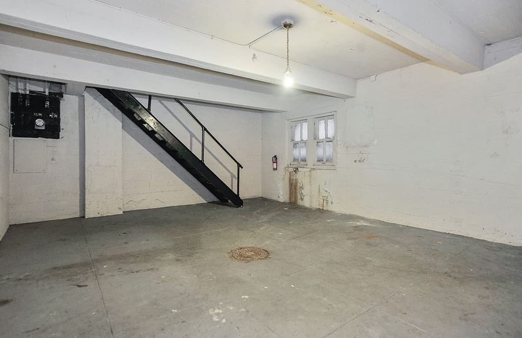 Old Bayview Police Station 03