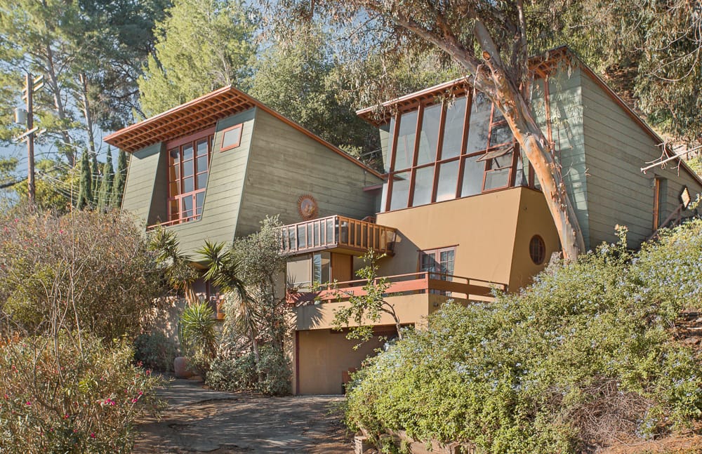 Architect A Quincy Jones’ former LA home goes on sale