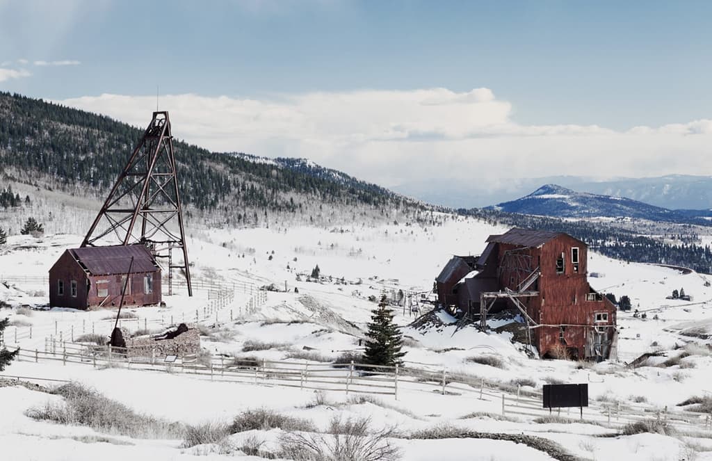 Anderson and Low photograph the City of Mines