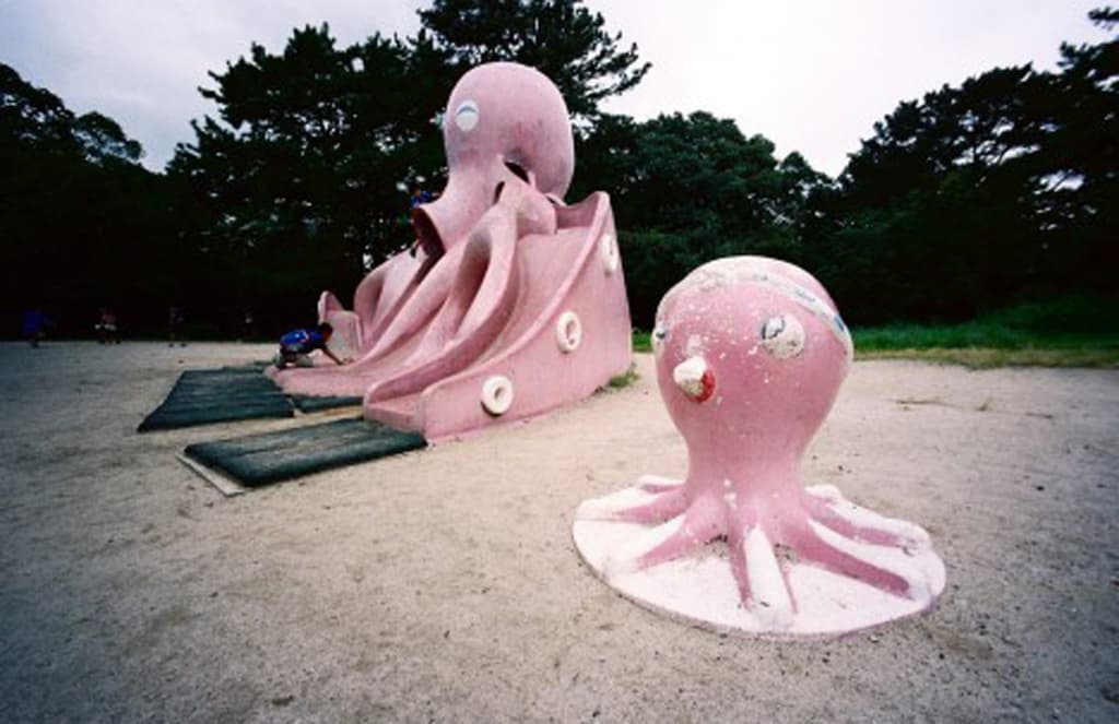 5 finds from across the web: Japanese playgrounds that suck, Salford's 'Star Wars' bar and more