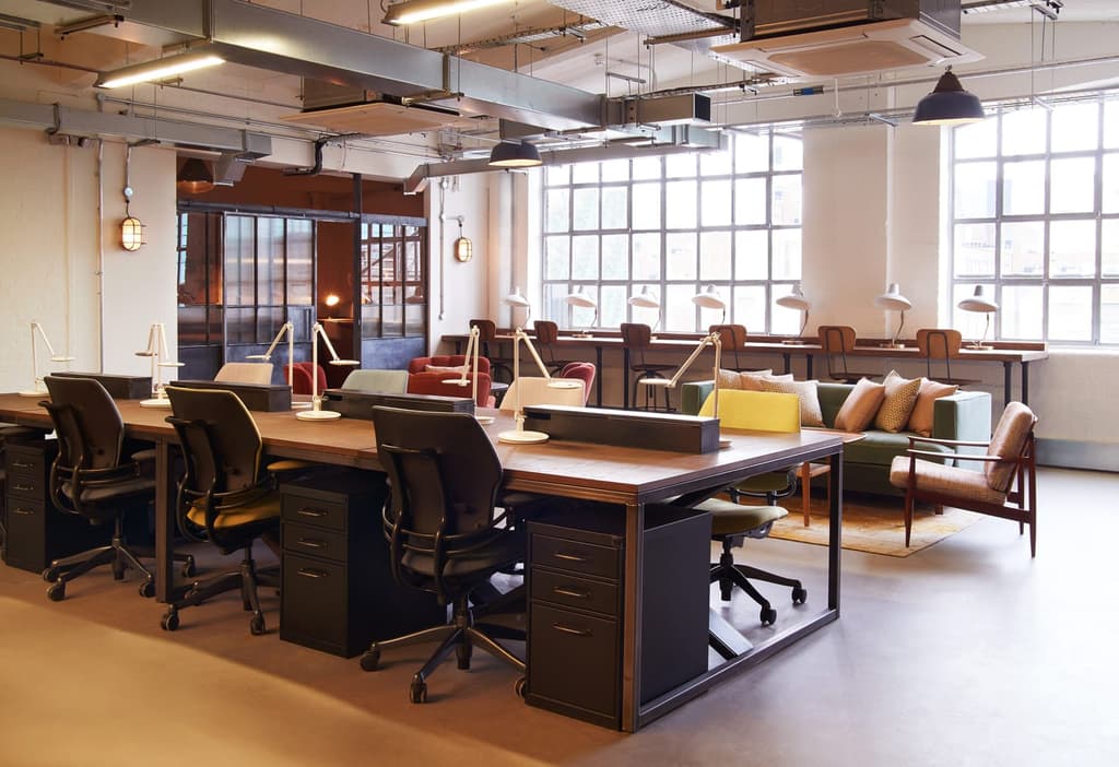 Shared desk, Soho Works Shoreditch (c) Soho Works 2015