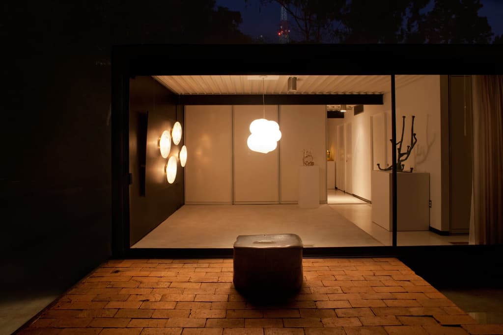 Left to right: Jeff Zimmerman’s ‘Unique “biomorphic bubble”’, 2009 and ‘Full Moon’, 2014. Courtesy of Seomi International and the artists