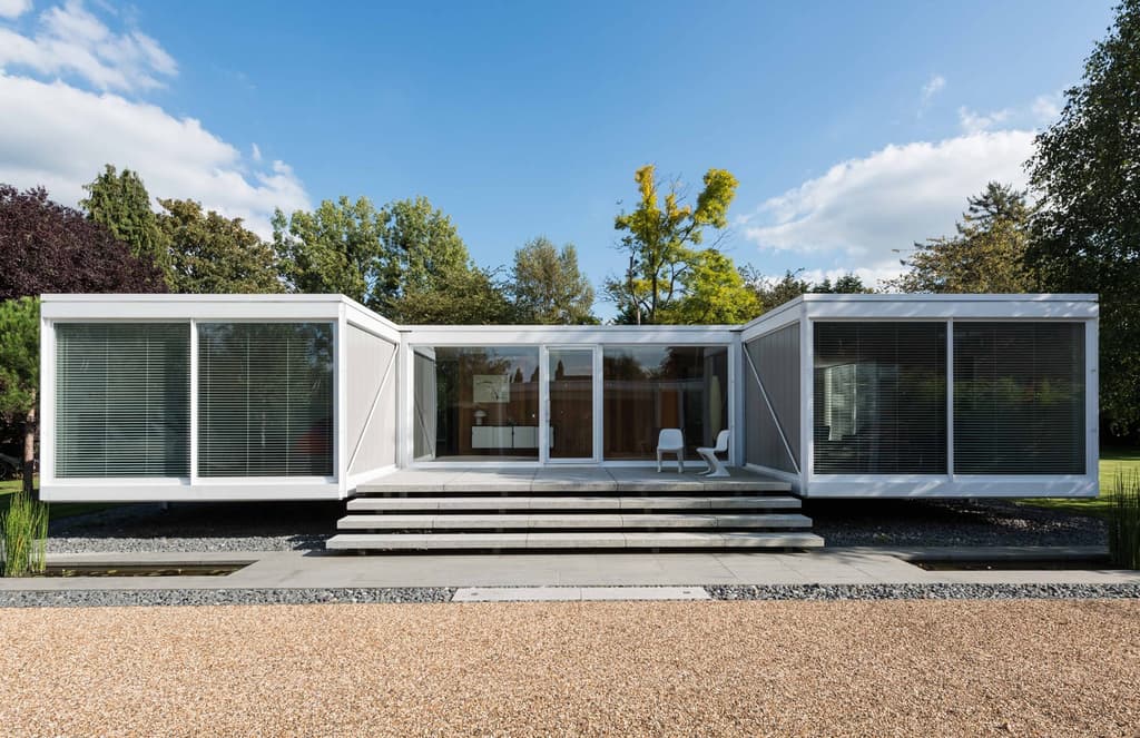 Property of the week: a touch of West Coast Modernism in the British countryside