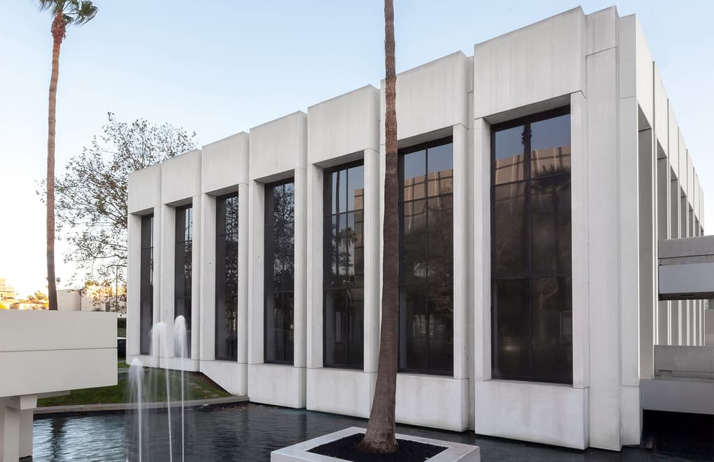 Sprüth Magers opens Los Angeles gallery in a white Modernist box