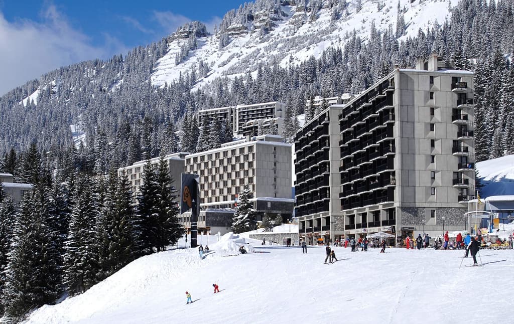 Terminal Neige exterior, ski slops
