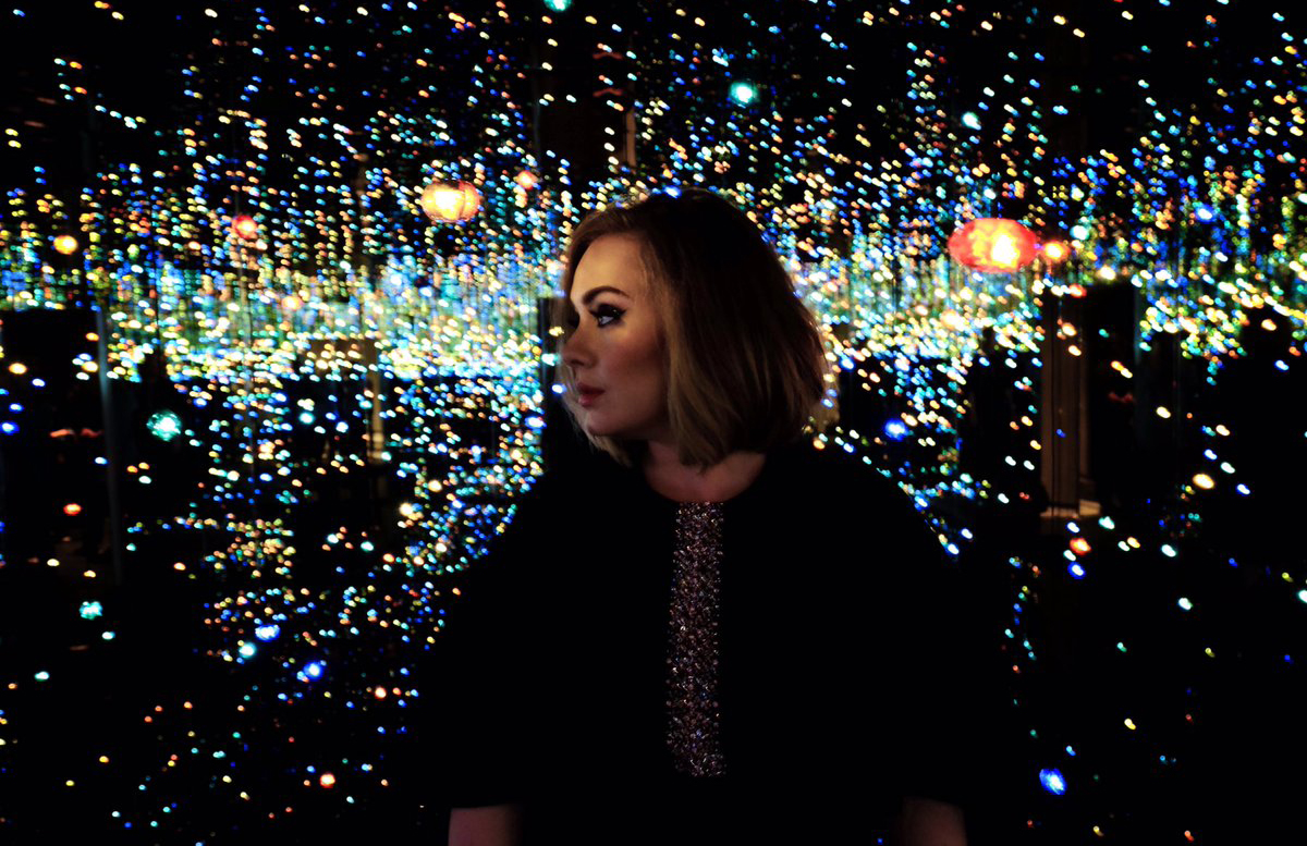 Adele Films Inside Yayoi Kusama S Infinity Mirrored Room