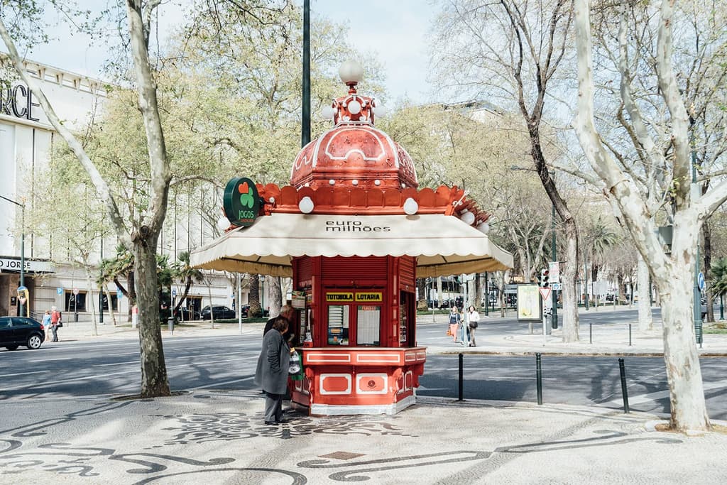 Lisbon-kiosks-richard-john-seymour-16
