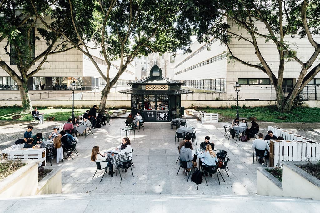 Lisbon-kiosks-richard-john-seymour-7
