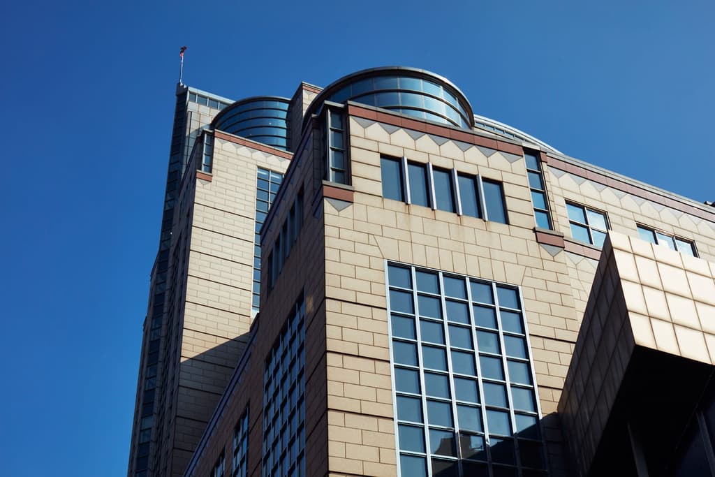 2 America Square was designed by Sir John Burnet, Tait & Partners (1987-89). Photography: Rob Low
