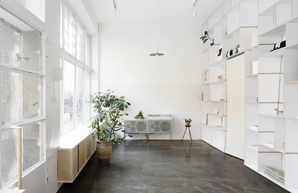 Thisispaper Studio creates a store in a Soviet-era dental clinic