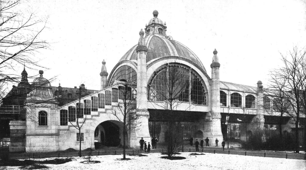 Berlin's Untergrundbahn network opened in opened in 1902 and is spread over 10 'u' lines. Pictured: Nollendorfplatz station circa 1903