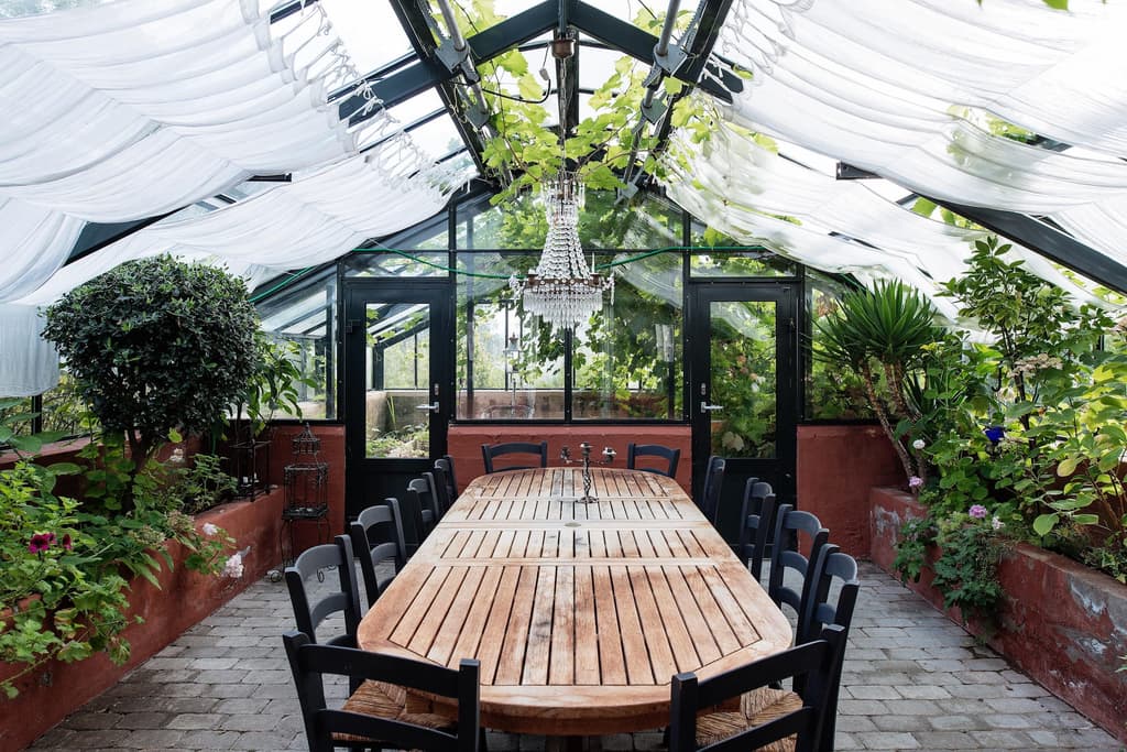 <a href="https://www.perjansson.se/till-salu/tynningo-soluddsstigen-38/" target="_blank"> Soluddsstigen 38 in Vaxholm , on the market via Per Jansson</a>