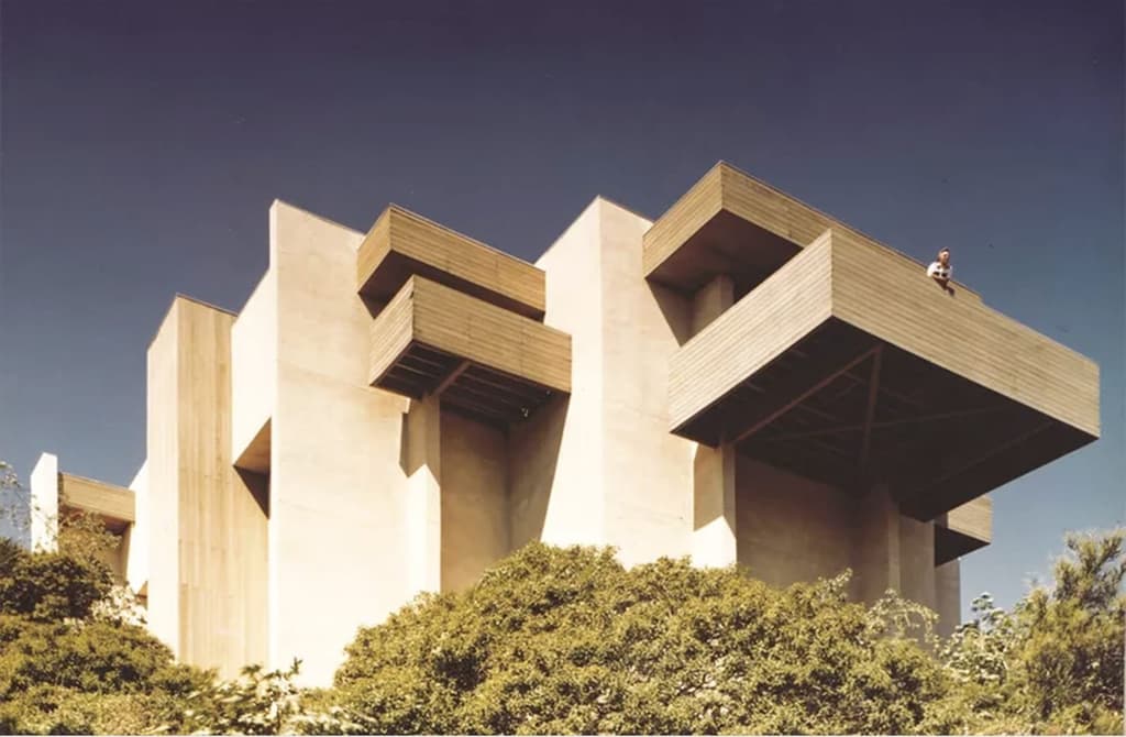 Blocky 1970s landmark by Buff & Hensman hits the market for the first time in Pasadena