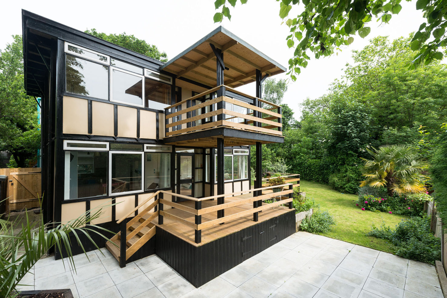 walter-segal-designed-home-goes-on-sale-in-london-s-lewisham-the-spaces