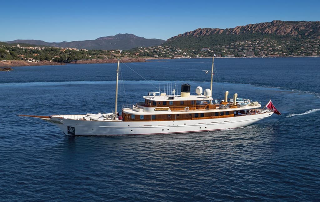 Best of the web: JK Rowling sells her yacht, cats invade the tube and more...