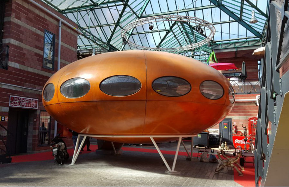 A UFO-shaped Futuro house by Matti Suuronen lands on the market for € ...
