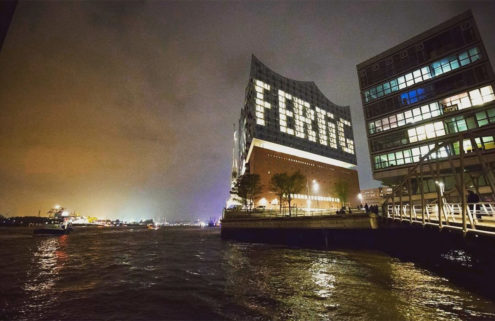 Elbphilharmonie Hamburg announces its completion… in lights