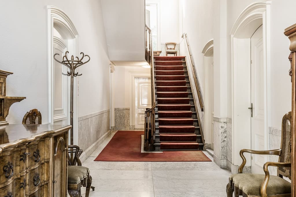 Canal district house in Amsterdam for sale