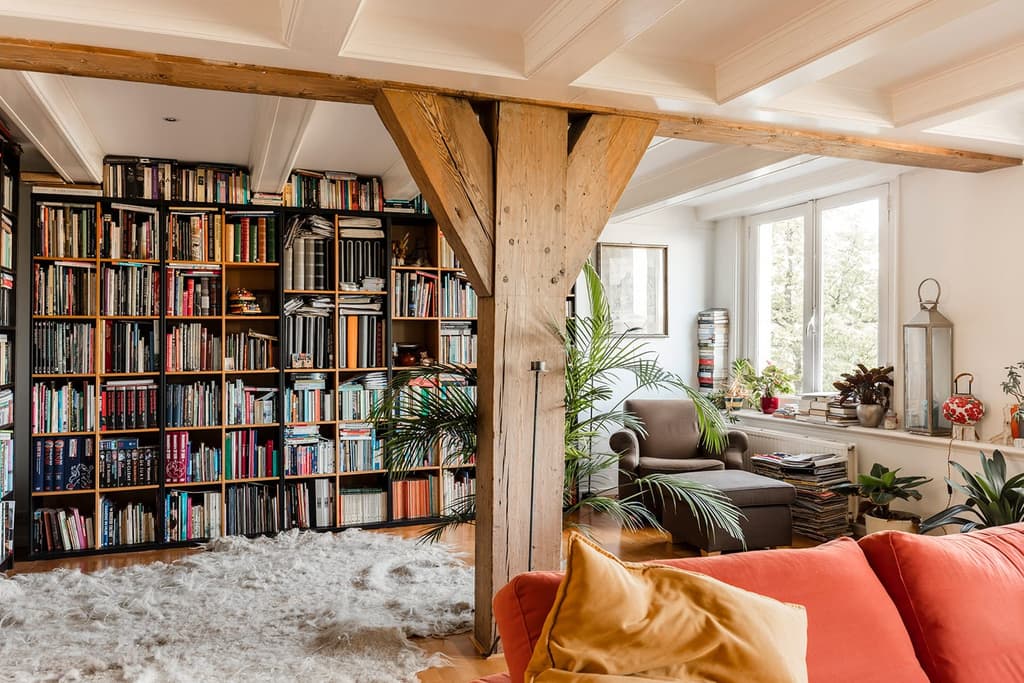 Canal district house in Amsterdam for sale