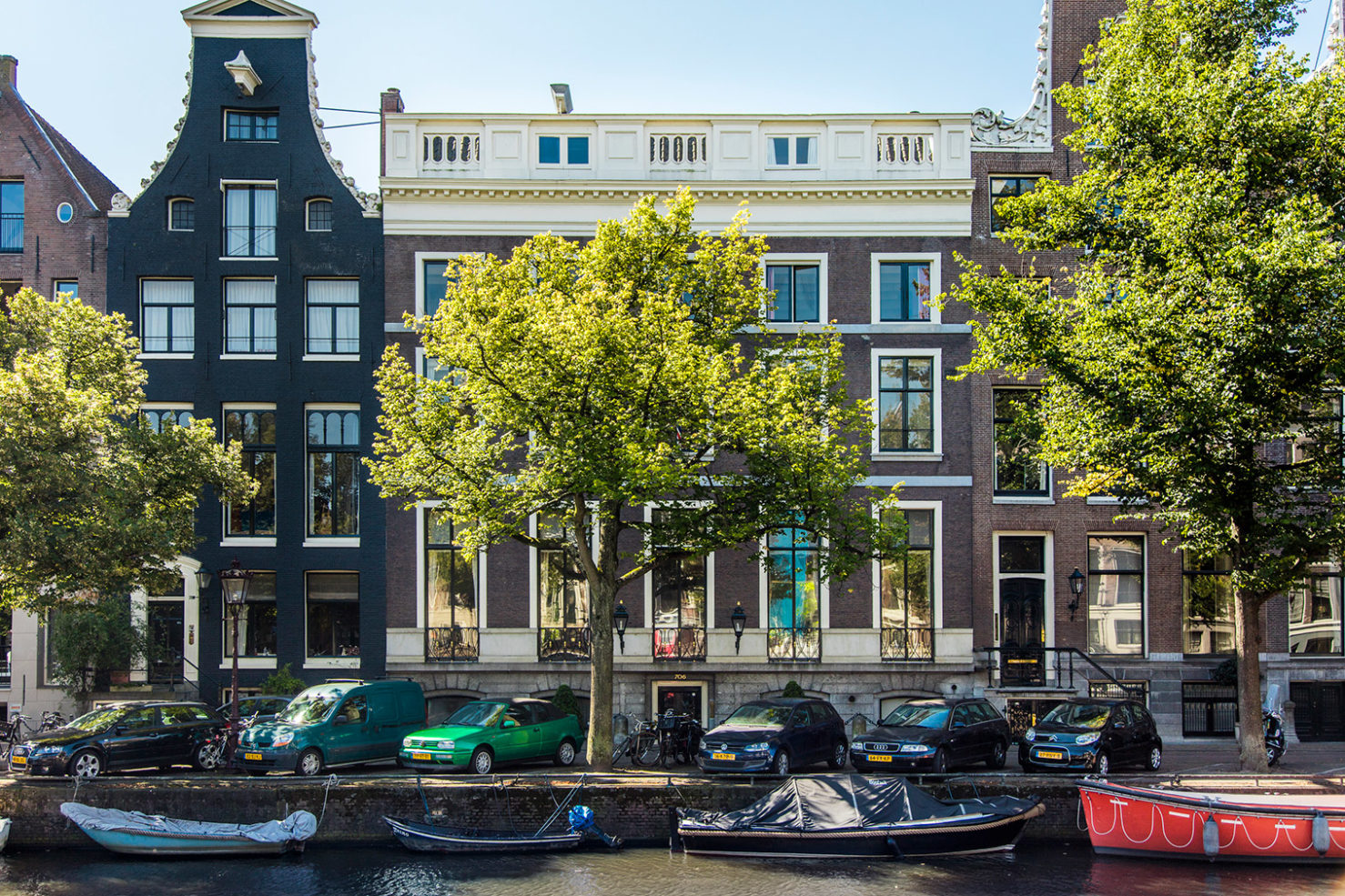 Property Of The Week A Canal District House In Amsterdam