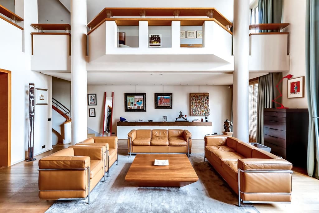 Paris artists home: Art Deco artist apartment