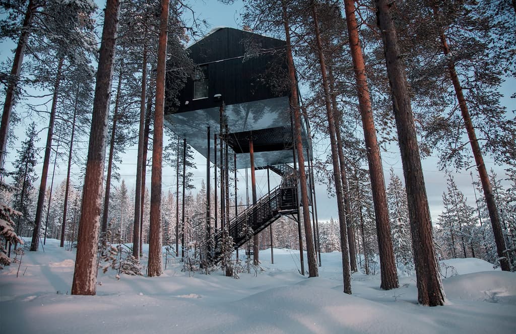 Snøhetta’s treehouse opens for guests in the Arctic Circle