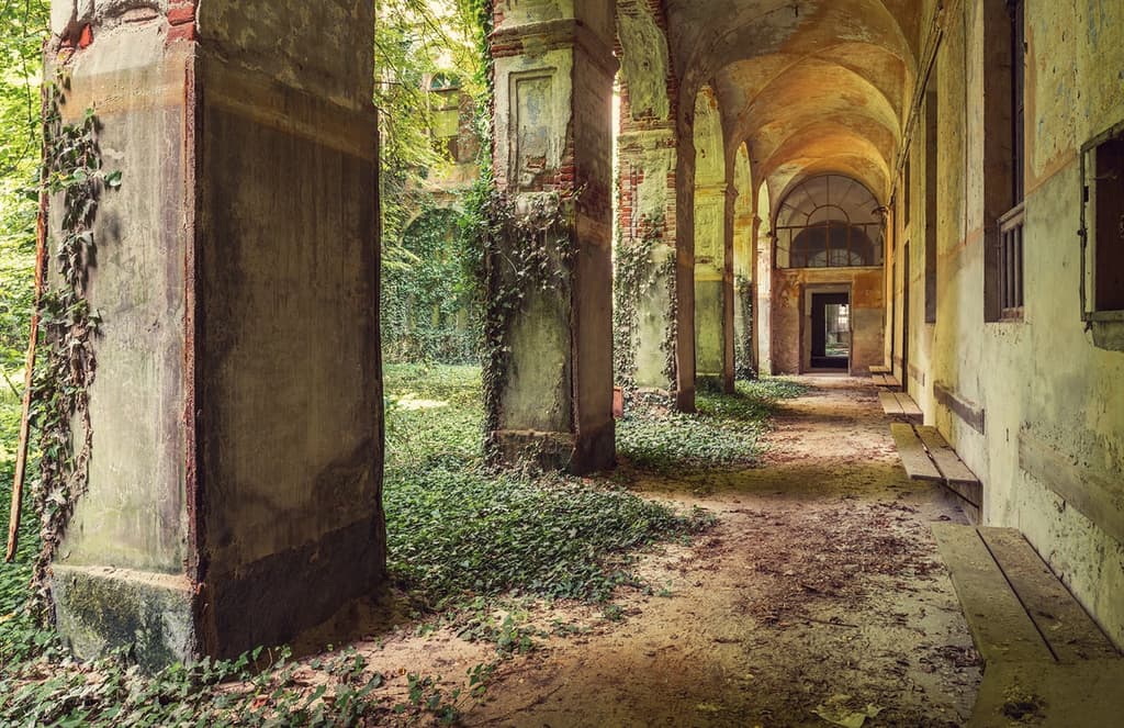 Gina Soden captures the beauty of Europe’s derelict buildings