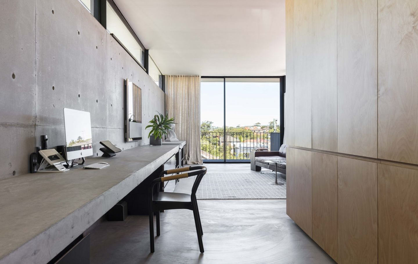Concrete House in Sydney by MCK Architecture