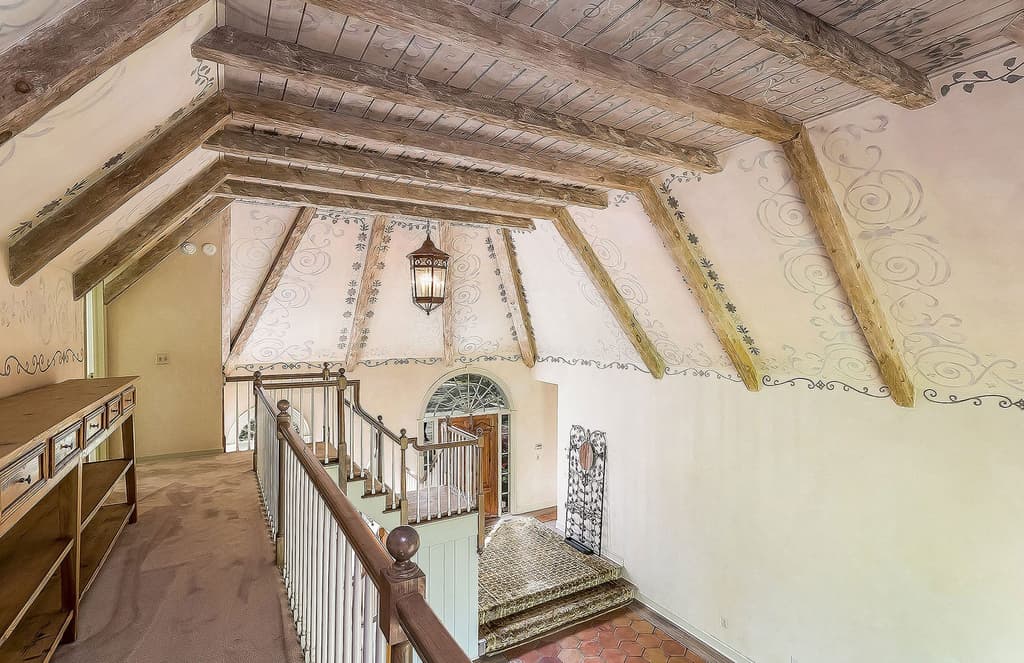 Cyndi Lauper’s Connecticut home hits the market for $1.25M