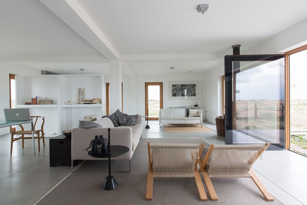 Dom stay and live architect-designed homes and vacation rentals