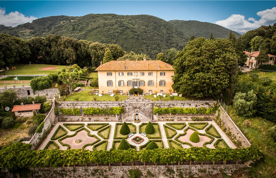 Tuscan villa for sale