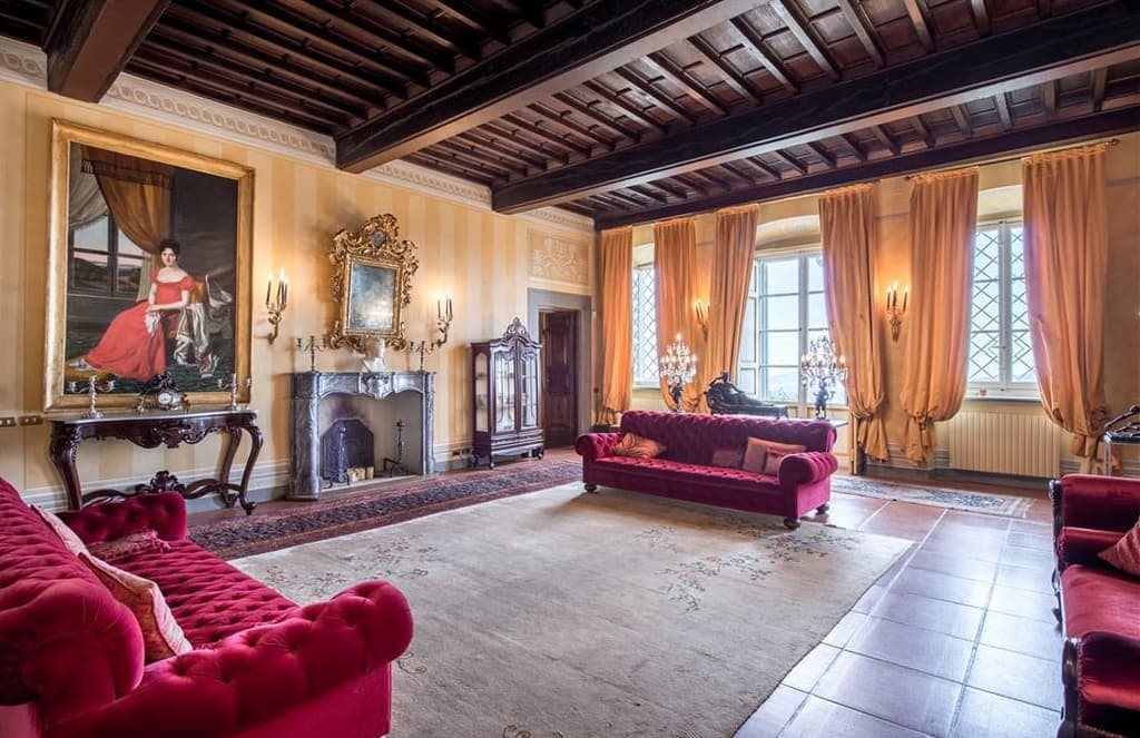 Tuscan villa for sale